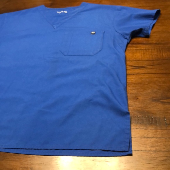 V Life Scrub Top Medium - Picture 10 of 15